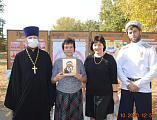 Протоиерей Роман Мясников посетил линейку в средней школе хут. Арпачин