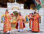 В день памяти святых жен-мироносиц Преосвященнейший Симон совершил Божественную литургию и хиротонию во пресвитеры в Покровском кафедральном соборе города Шахты