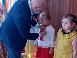 Протоиерей Сергий Сергошин принял участие в торжественной линейке в детском саду №28 пос. Майский
