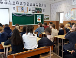 Иеромонах Арсений (Алимов) провел беседу о смысле жизни со старшеклассниками школы хутора Табунщиково