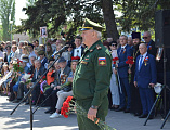9 мая протоиерей Сергий Яценко возложил цветы к монументу памяти воинов Великой Отечественной войны