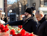 Ко Дню защитника Отечества к мемориальному комплексу в городе Шахты возложены цветы