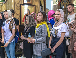 В Покровском кафедральном соборе г. Шахты состоялась встреча выпускников школ города с настоятелем храма и благочинным Александровск-Грушевского округа