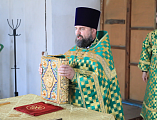 Преосвященнейший епископ Симон с архипастырским визитом посетил Нижнедонское благочиние и совершил Божественную литургию в храме Покрова Пресвятой Богородицы ст. Кривянской