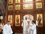Епископ Шахтинский и Миллеровский Симон возглавил Божественную литургию в храме святителя Николая Мирликийского ст. Багаевской