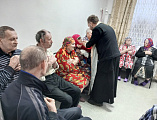 Дом престарелых поселка Садовый посетил протоиерей Роман Мясников