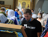 В день престольного праздника Преосвященнейший епископ Симон совершил Божественную литургию в храме Донской иконы Божией Матери г. Новошахтинска