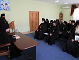 Под председательством Преосвященнейшего епископа Симона в духовно-просветительском центре при Покровском кафедральном соборе г. Шахты прошло собрание монашествующих Шахтинской епархии