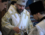 Рождественская ночь собрала шахтинцев на праздничное богослужение в соборе Покрова Пресвятой Богородицы