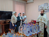 Подопечных реабилитационного центра поселка Каменоломни поздравили с днем Крещения Господня