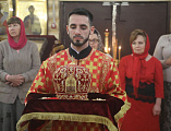 В пятницу Светлой седмицы Преосвященнейший епископ Симон совершил Божественную литургию в храме архиерейского подворья в честь великомученицы Екатерины города Красный Сулин