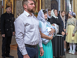 Преосвященнейший епископ Симон совершил таинство Крещения над новорожденным младенцем старшего диакона Покровского кафедрального собора г. Шахты