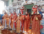 В субботу Светлой седмицы в храме Архистратига Михаила пос. Каменоломни состоялось соборное богослужение духовенства Нижнедонского округа