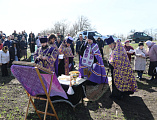 Преосвященнейший епископ Симон вместе с фермерами помолился о благополучии урожая в полях Верхнего Дона
