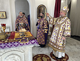 Епископ Шахтинский и Миллеровский Симон совершил Божественную Литургию в храме великомученика Пантелеимона города Миллерово