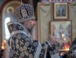Епископ Симон совершил утреню Великой Пятницы с чтением двенадцати Страстных Евангелий