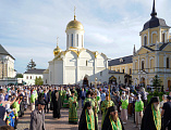 В канун праздника обретения мощей преподобного Сергия Радонежского Преосвященнейший епископ Симон с сонмом архипастырей сослужил Святейшему Патриарху Кириллу в Троице-Сергиевой лавре