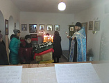 В храме святой блаженной Ксении Петербургской поселка Садовый в день празднования Сретения Господня прошел водосвятный молебен и освящение сретенских свечей