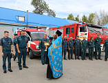 Спасатели и пожарные приняли участие в молебне по случаю дня празднования в честь образа Божьей Матери «Неопалимая Купина»