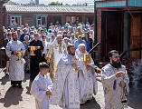 В престольный праздник Преосвященнейший епископ Симон возглавил Божественную литургию в храме Вознесения Господня города Шахты