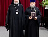 Преосвященнейший епископ Симон вручил награды священнослужителям Шахтинской епархии и их женам