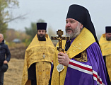 Епископ Симон совершил молебен о благословении работ и урожая на донских полях
