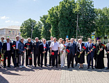 Торжественное возложение цветов в День памяти погибших шахтеров Российского Донбасса