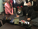 Прихожане Никольского храма сл. Кашары поздравили настоятеля храма протоиерея Игоря Жевердана с годовщиной назначения на должность благочинного приходов Кашарского округа