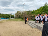 В Позднеевке открыли и освятили памятный знак в честь перезахороненного советского воина Ивана из Ленинграда
