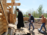 Преосвященнейший епископ Симон ознакомился с этапами строительства храма при ООО «Новороссийский прокатный завод» города Шахты