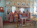Соборным богослужением отметили день памяти святой равноапостольной первомученицы Феклы Иконийской в храме Донской иконы Божией Матери слободы Шарпаевка