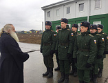 Иеромонах Николай (Наметышев) поздравил воинов инженерного батальона с Рождеством Господа Бога и Спаса нашего Иисуса Христа