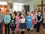 В воскресной школе Свято-Пантелеимоновского храма города Миллерово состоялось праздничное занятие «У иконы Божией матери»