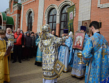 В престольный праздник Преосвященнейший епископ Симон возглавил Божественную литургию в храме Державной иконы Божией Матери города Донецка