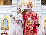 Праздник Светлого Христова Воскресения в Покровском кафедральном соборе города Шахты продолжился великой вечерней