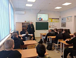 В Лиховском техникуме железнодорожного транспорта прошла встреча со священником, посвящённая Пасхе