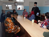 Священник посетил пациентов шахтинского Дома сестринского ухода