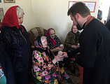 Благочинный приходов Кашарского округа иерей Георгий Грошев посетил Социально-реабилитационное отделение с. Первомайское и поздравил постояльцев с праздником Светлого Христова Воскресения