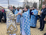 В престольный праздник Преосвященнейший епископ Симон возглавил Божественную литургию в храме Державной иконы Божией Матери города Донецка