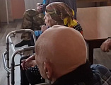Священник совершил Таинства Исповеди и Причастия в Колундаевском доме престарелых