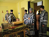 В Великую Среду Страстной седмицы Преосвященнейший епископ Симон совершил литургию Преждеосвященных Даров в храме святой Блаженной Ксении Петербургской г. Шахты