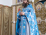В праздник Иверской иконы Божией Матери владыка Симон совершил Литургию в Покровском кафедрального собора города Шахты