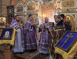 Преосвященнейший епископ Симон с архипастырским визитом посетил Сулинское благочиние и возглавил Литургию в храме Архиерейского подворья в честь великомученицы Екатерины г. Красный Сулин
