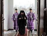 В третью Неделю Великого поста, названную Крестопоклонной, епископ Шахтинский и Миллеровский Симон в сослужении соборного духовенства совершил Божественную литургию святителя Василия Великого