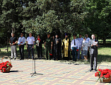 Памятное мероприятие и заупокойная лития в День памяти и скорби прошли на Мемориальном комплексе Александровского парка г. Шахты