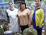 Объединение усилий: волонтеры поселка Каменоломни передали бойцам очередную партию маскировочных сетей