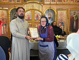 В престольный праздник Никольского храма слободы Кашары, почетным прихожанам вручили грамоты и благодарственные письма