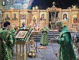 Накануне праздника Входа Господня в Иерусалим Преосвященнейший епископ Симон совершил всенощное бдение и чин освящения ваий в Покровском кафедральном соборе г. Шахты
