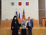 В Миллерово православным волонтерам вручили епархиальные награды 