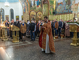 Праздников Праздник и Торжество из Торжеств. В праздник Светлого Христова Воскресения в Покровском кафедральном соборе г. Шахты состоялось торжественное богослужение